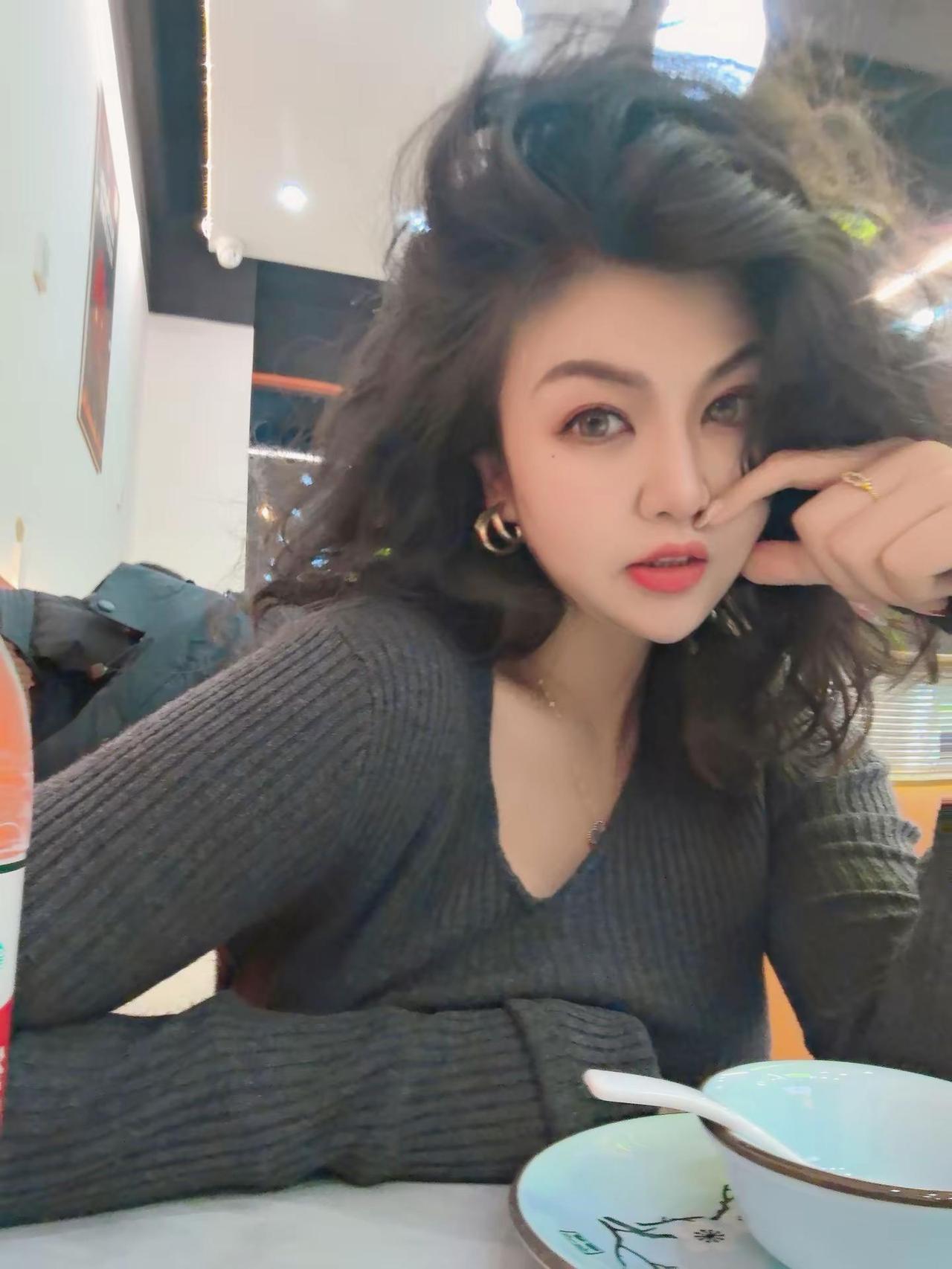 投了1000抖➕定向帅哥 刷到麻烦吱一声