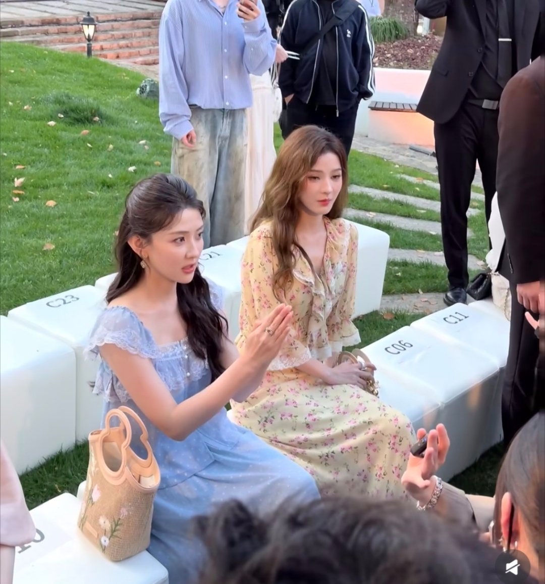 梁洁张予曦同框 来看美女