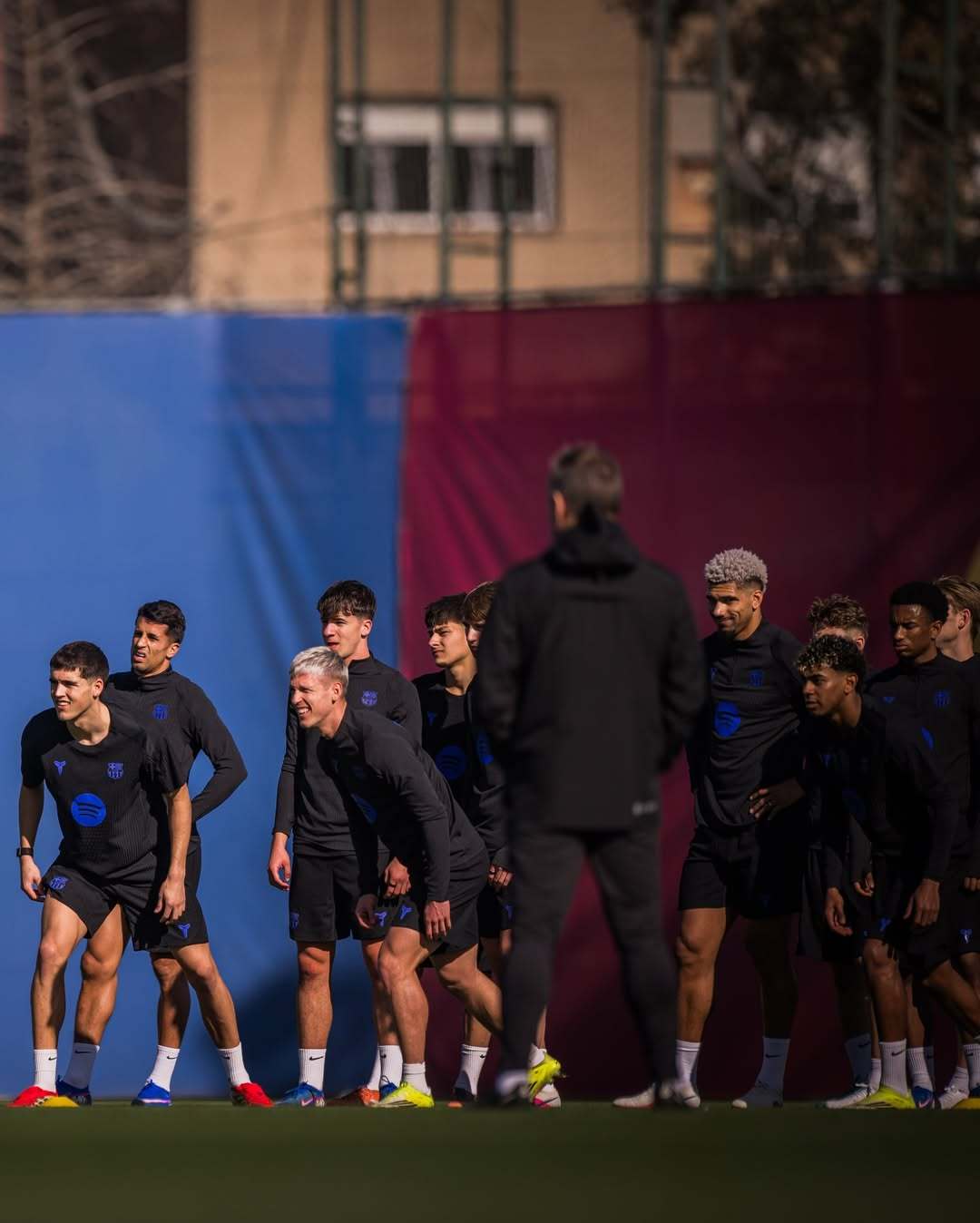 巴萨备战国王杯。足球