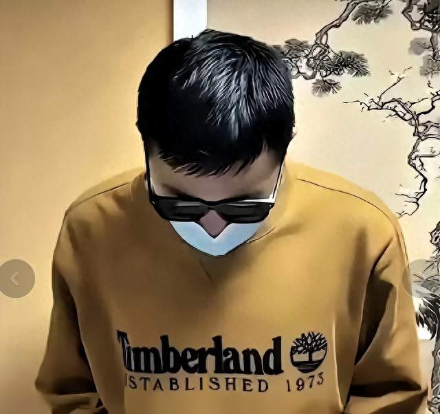 南京留学生披旭日旗后续，钧正平刊文直接点名，道歉能换来原谅吗