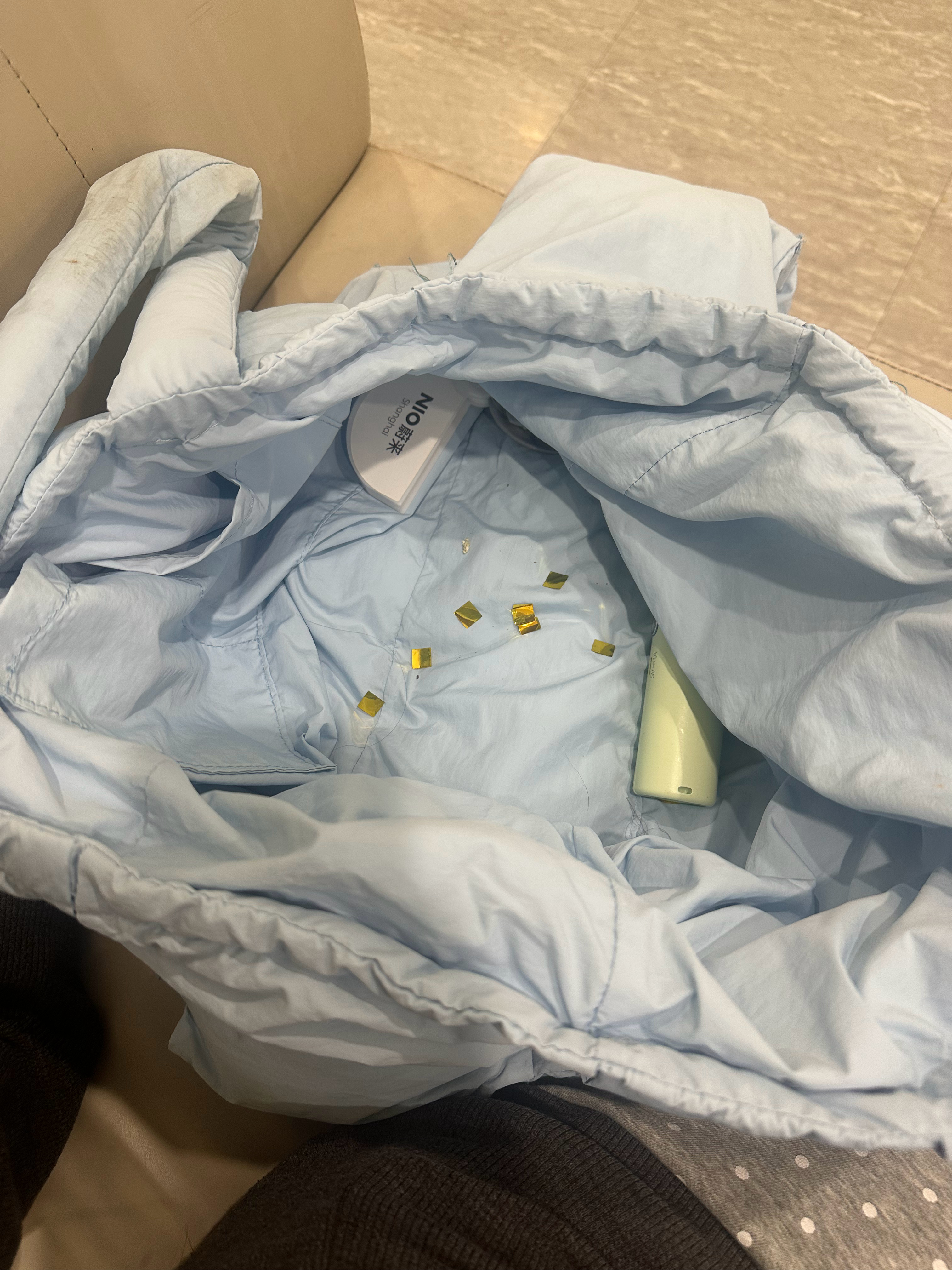 我的包里 现在还有这个劣质彩带 ​​​