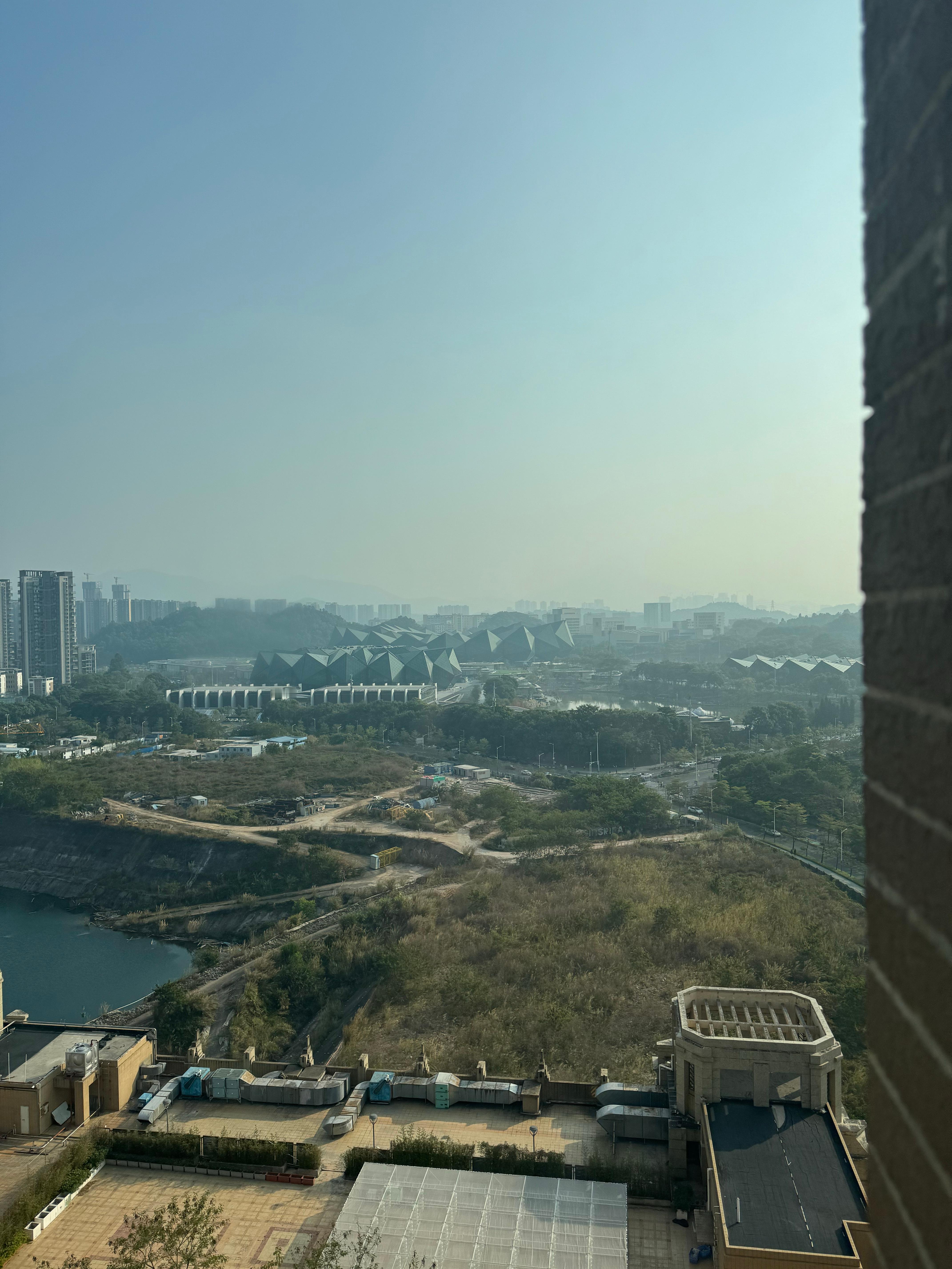 年轻人不爱大包小包走亲戚了 总共就放几天假，今天去他家明天去他家，吃饭还得等这个