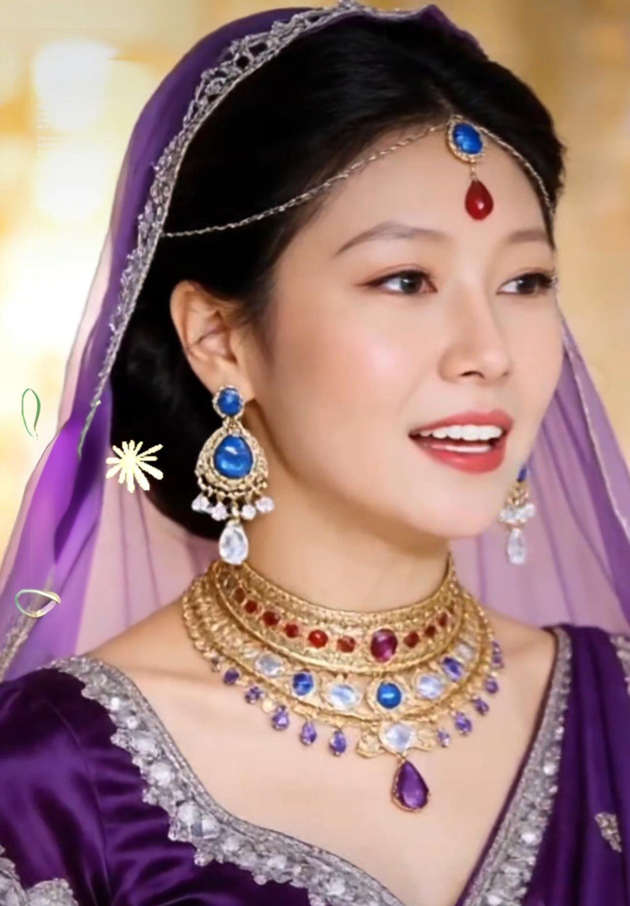 惊艳的紫色纱丽，搭配华丽的首饰，尽显东方古典美！💎🌸