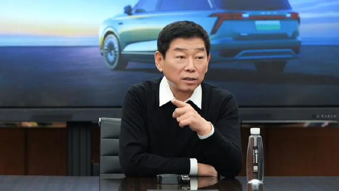 魏建军回应魏牌9年换8帅  在12月22日晚间长城汽车的媒体沟通会上，长城汽车董