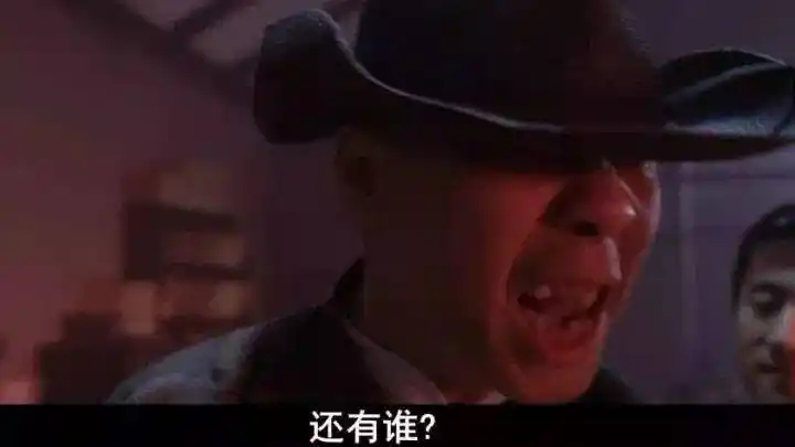 冯小刚参演流浪地球3网友说了，《流浪地球3》要想票房好，就要参考电影《功夫》和《