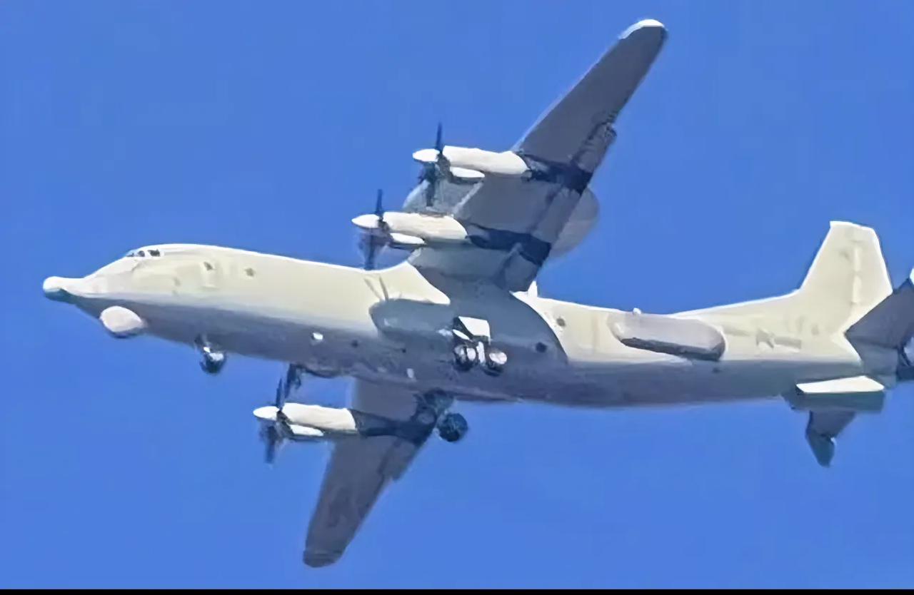 空警700