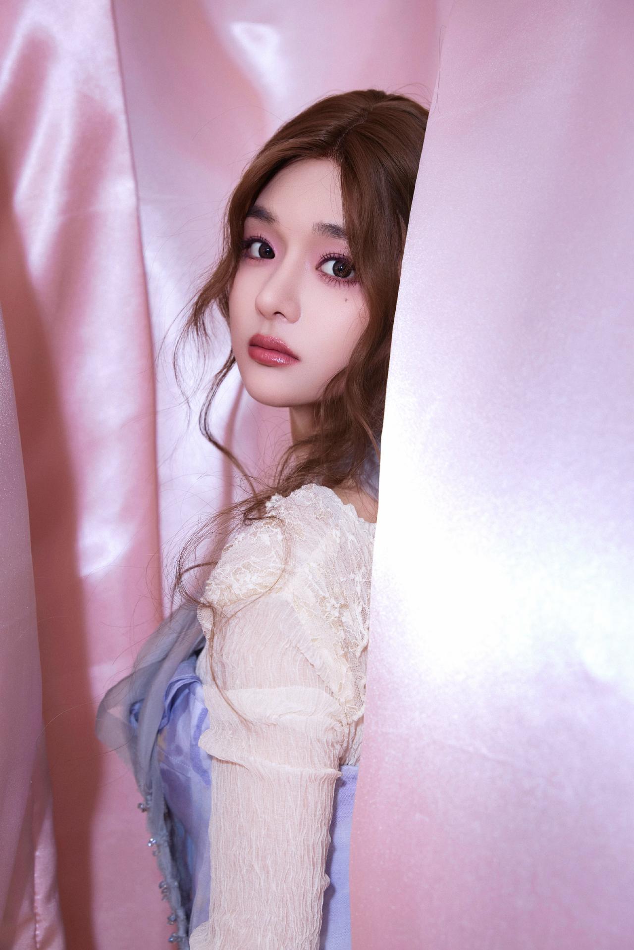 晒图笔记大赛美女穿搭写真