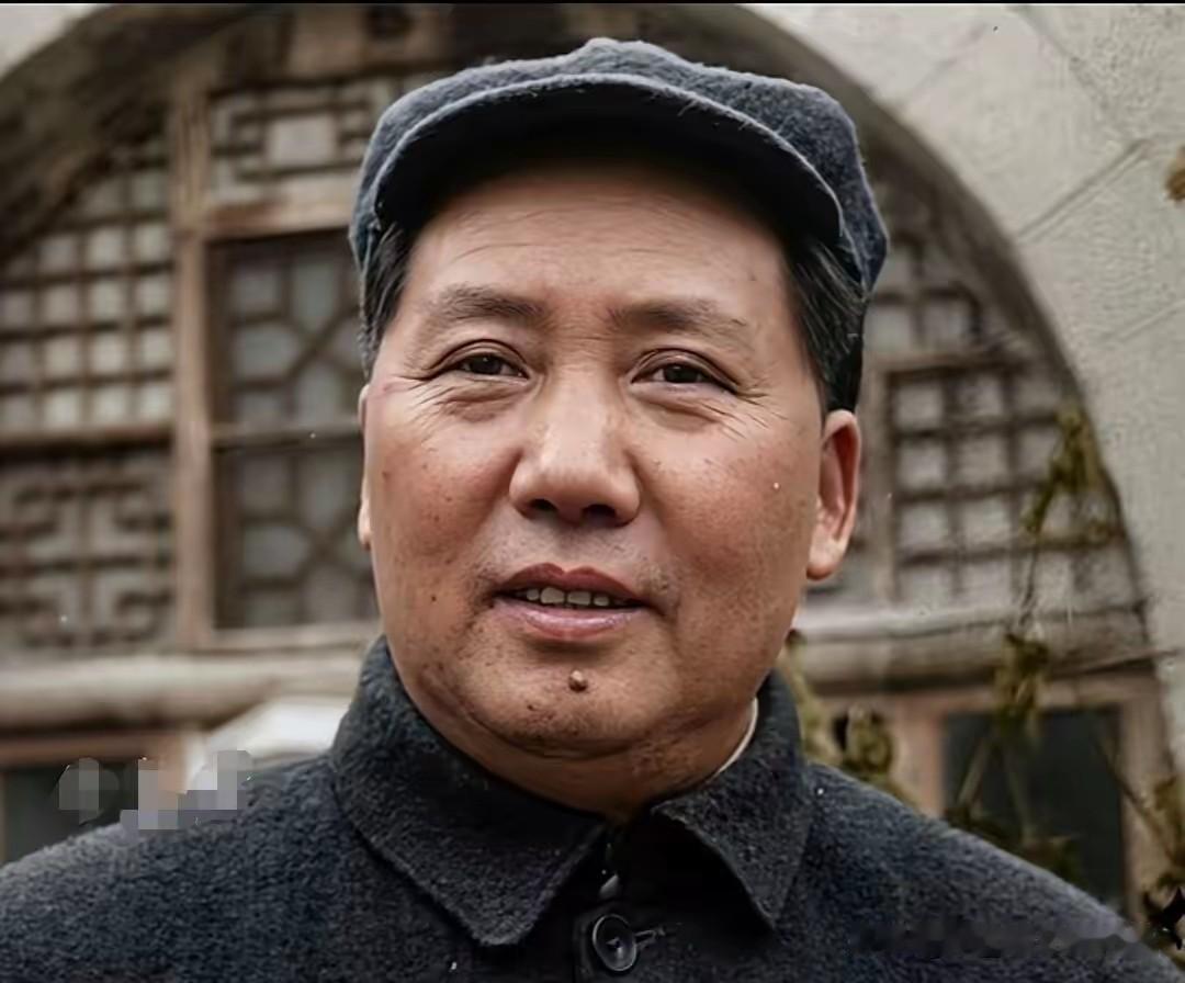 毛主席是中国人民永远不灭的太阳、时刻指引着中国前进的方向！
深切怀念伟大领袖毛泽