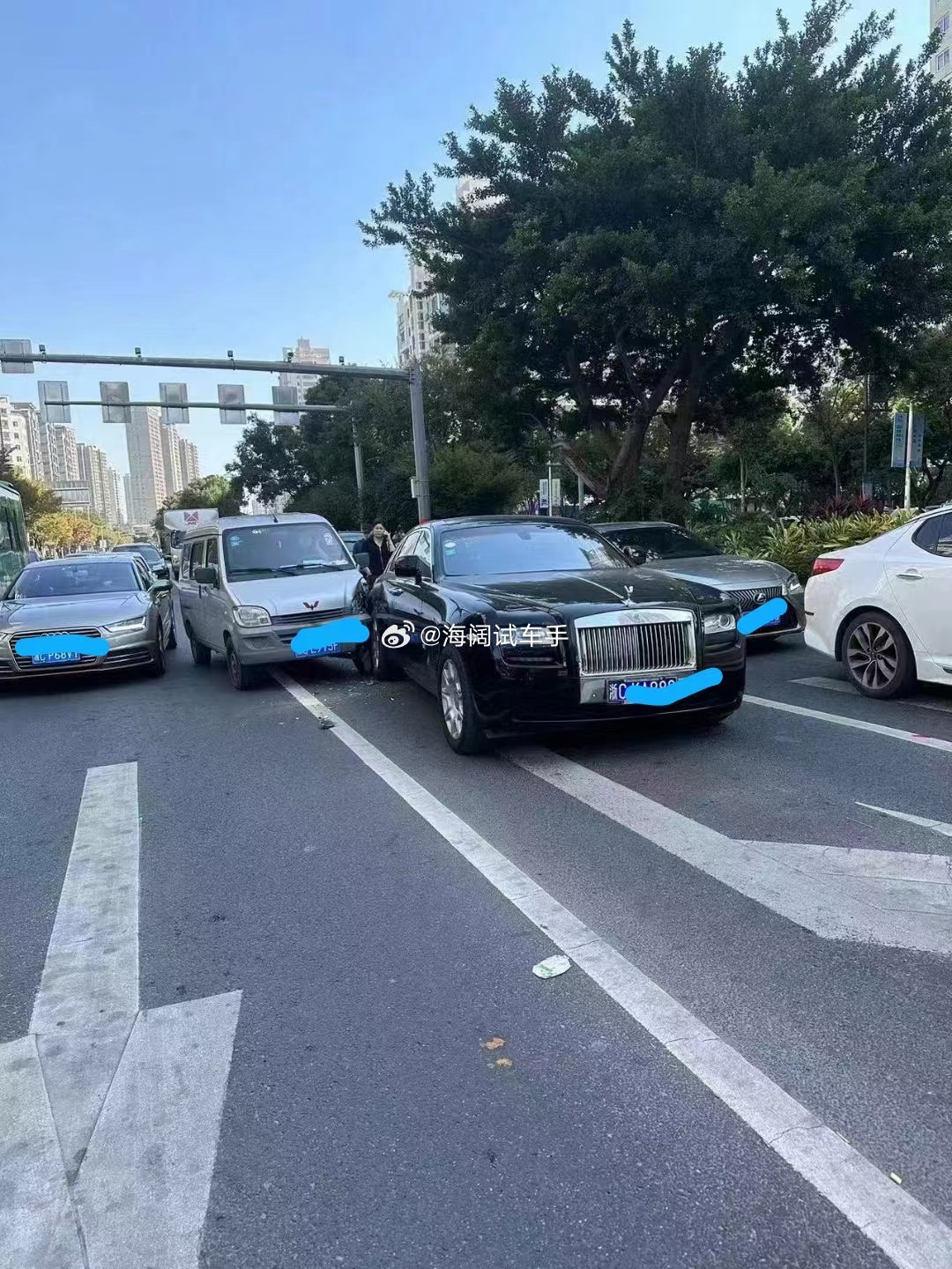 小面PK劳斯莱斯~~~结局是？？？ 海阔试车超话 ​​​