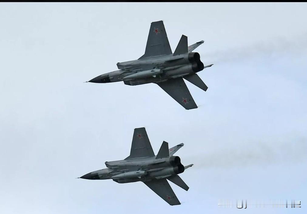 “匕首”导弹如何发射？
    众所周知，俄军使用米格-31K截击机发射“匕首”