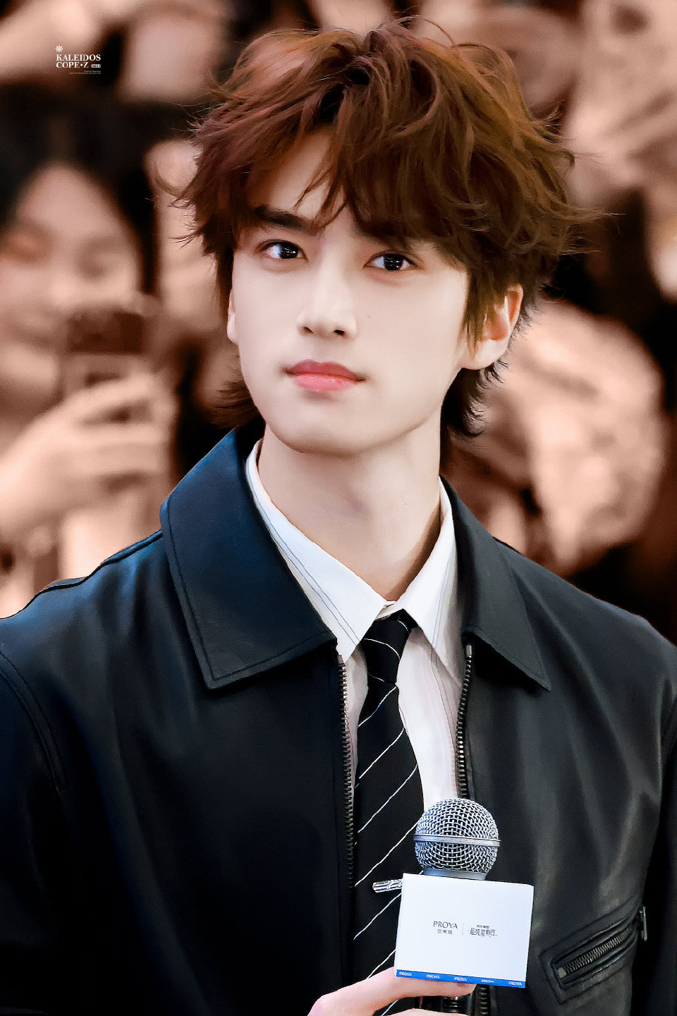 张康乐 zkl张康乐冰湖重生 “你是我跨越山河万里，携带着芳香也要碰面的光”