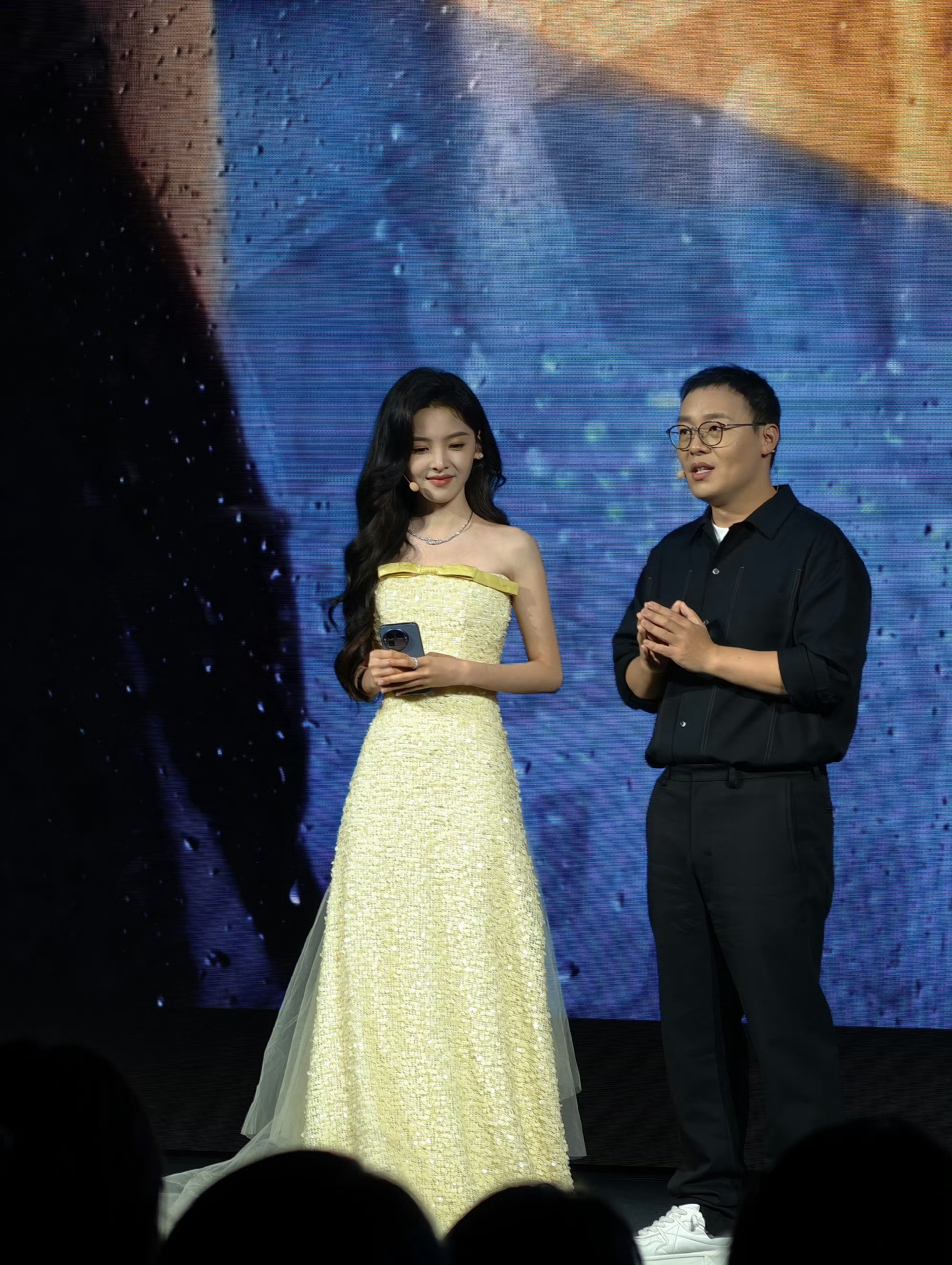 汪苏泷章若楠难哄售后来了是章若楠！上次我们工作室小伙伴就见到章若楠了！呜呜呜呜[