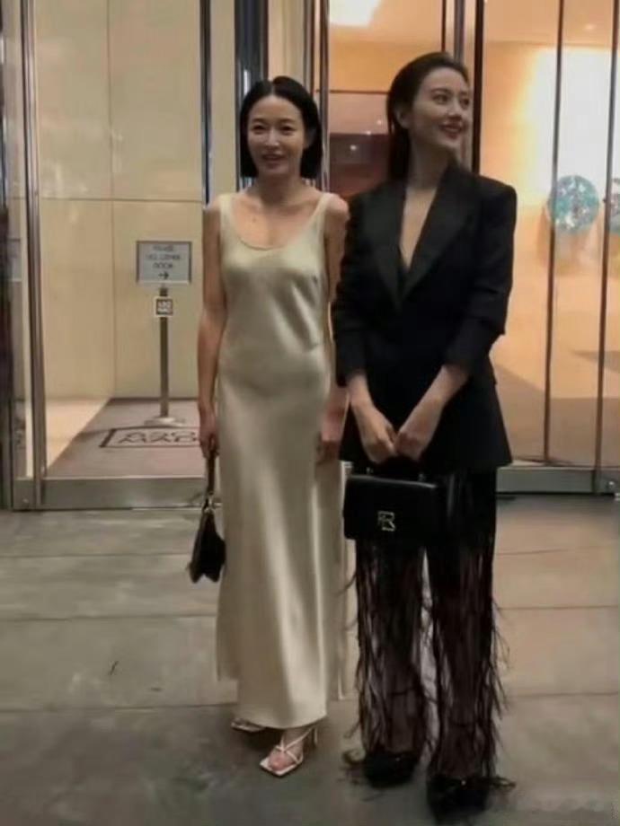 这种裙子真的很挑人，一点肚子都不能有，大腿也不能有一点肉