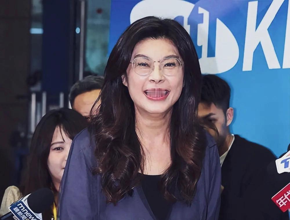 4月7日，中国国民党主席郑丽文带着访问团从台北出发，开启了为期6天的"2026和