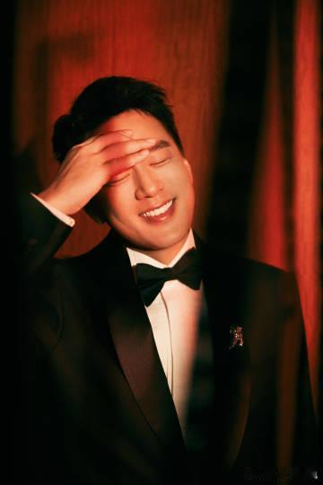 给王耀庆忙成啥了王耀庆也是在上影节给我们疯狂长脸了！尤其是看到这又担任主持人，又