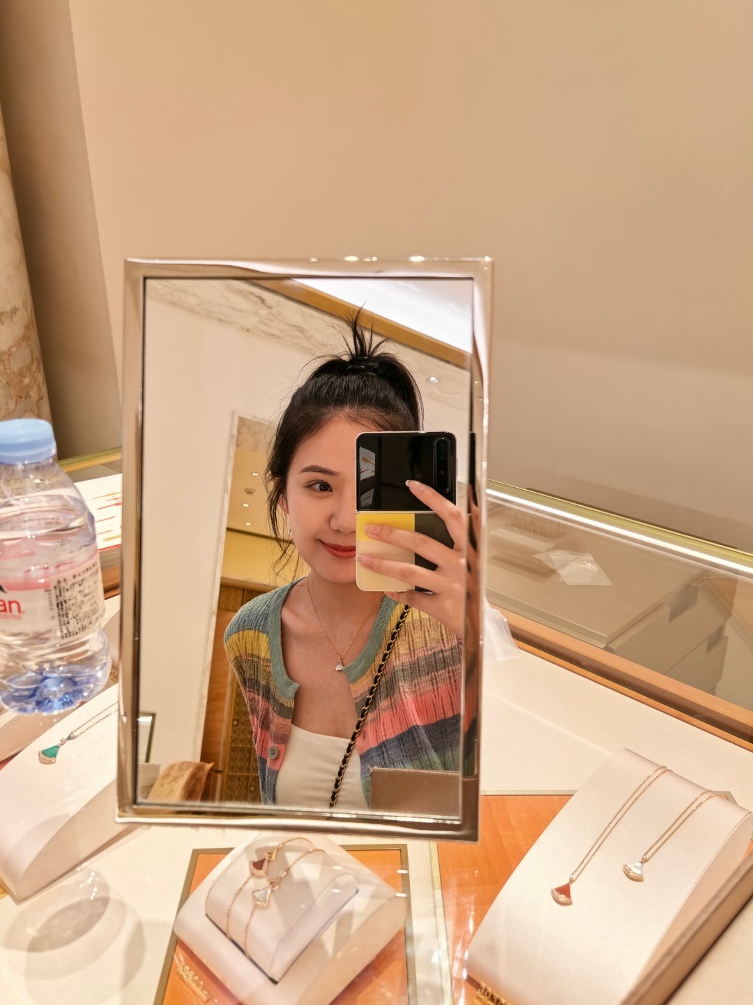听听，怎么可以在刷卡前笑出老钱笑声的啊，这声线能再买十条的感觉 ​​​