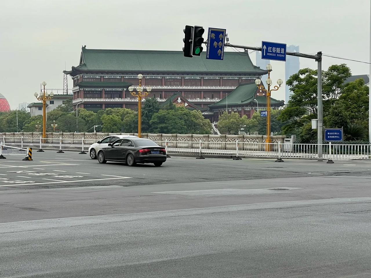 于海青：为何说南昌需要你慢慢去品？ 在中国省会城市中，南昌有着举足轻重的地位，关