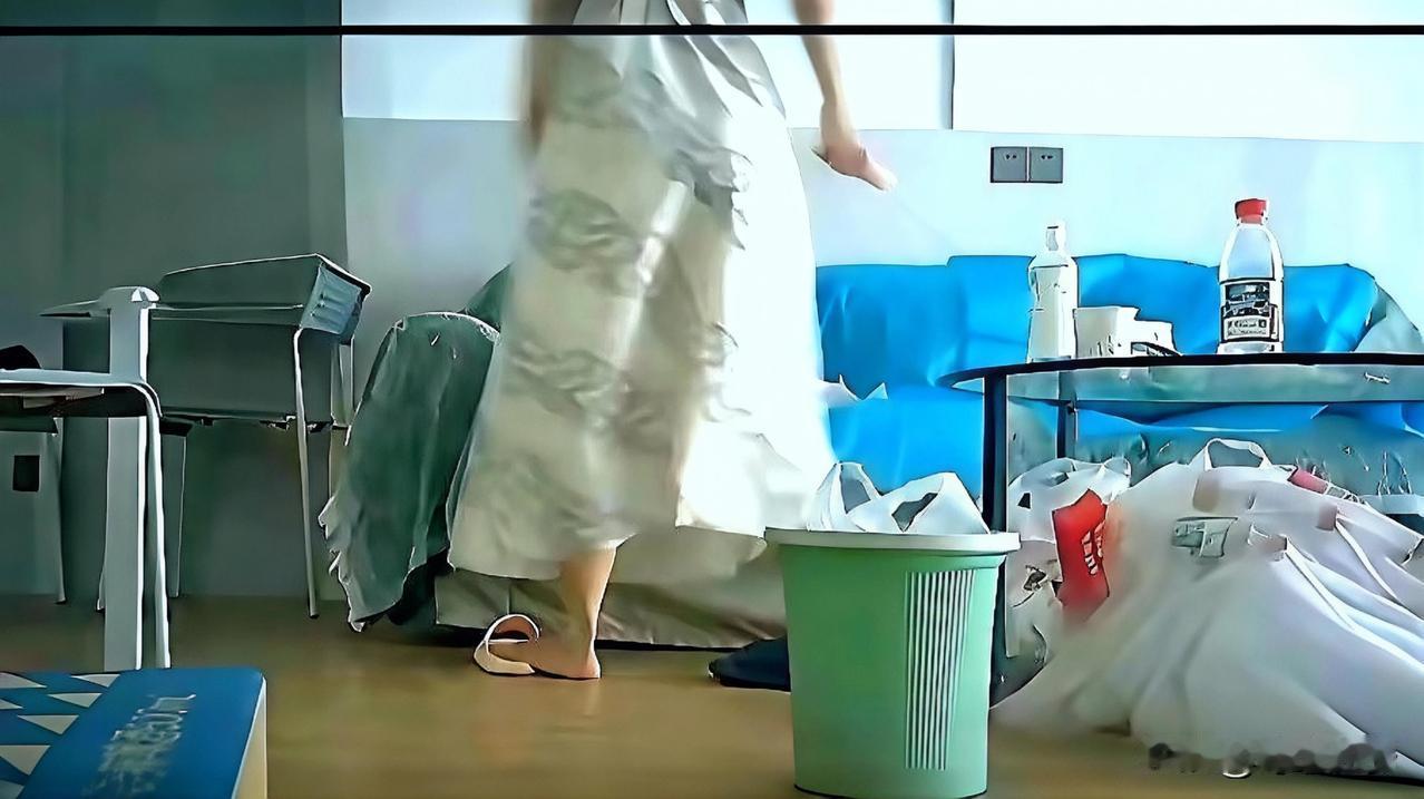 拍摄祖副院长和曾医生不雅视频的人到底是谁呢？是医院还是个人？我们来从拍摄视频的画