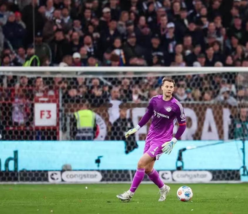 本轮德甲拜仁5-0大胜圣保利后，诺伊尔在接受德国电视二台采访时，亲自回应了重返国