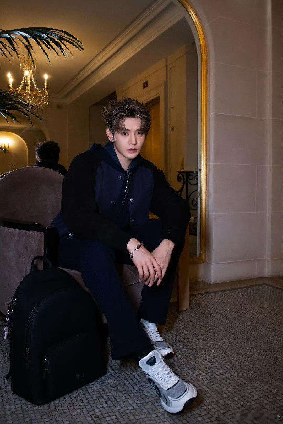 打开随机模式的邓为  打开随机模式的邓为 ​​​！休闲穿搭真是时尚又舒适，像你这