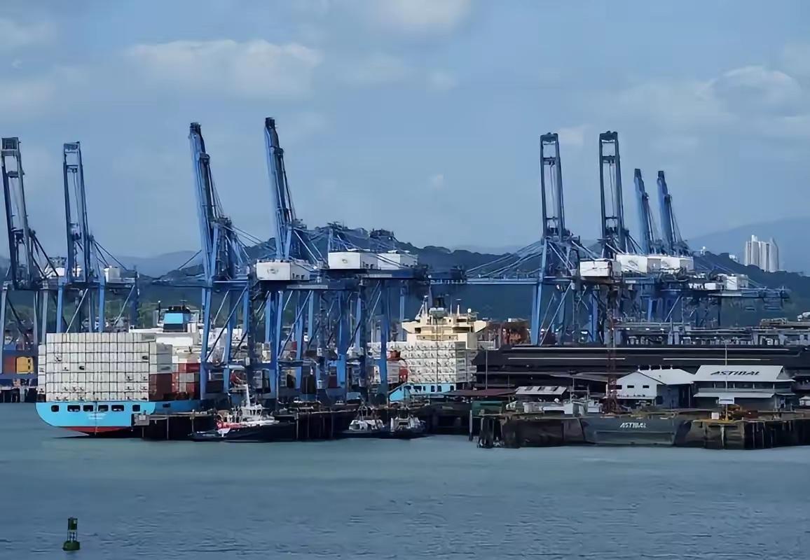 长和集团正式宣告，
2月4日，长和集团正式发布公告：就巴拿马最高法院裁定旗下子公