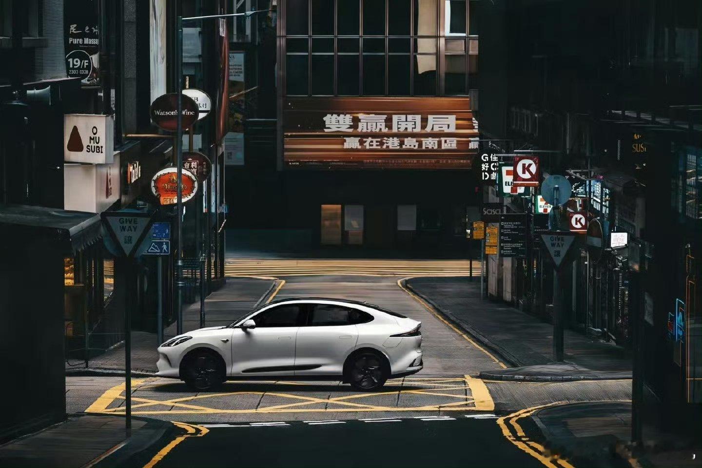 这组图拍的挺好看的智己来香港了这叫港式现代风？[doge]智己[超话] ​​​