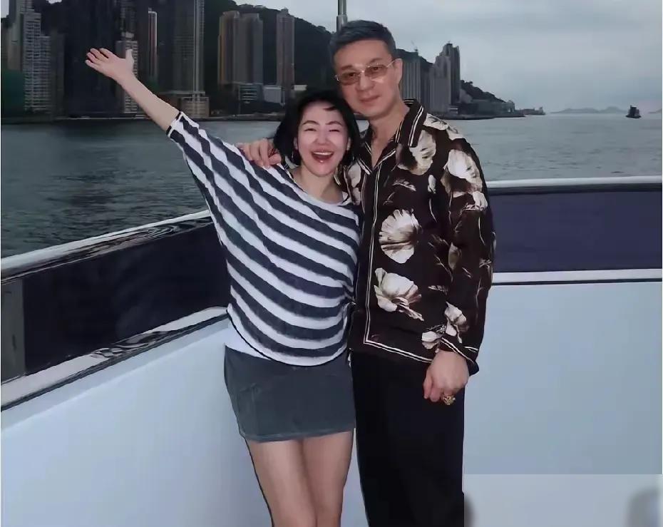 小S的老公许雅钧在徐家女婿中，常被拿来比较，学历和财力都被热议。但我觉得，真该看