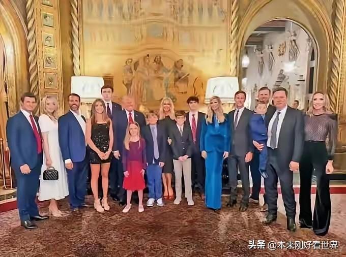 看笑到最后是什么模样？就在伊朗最高领袖哈梅内伊全家“满门抄斩”之时，外网广泛流传