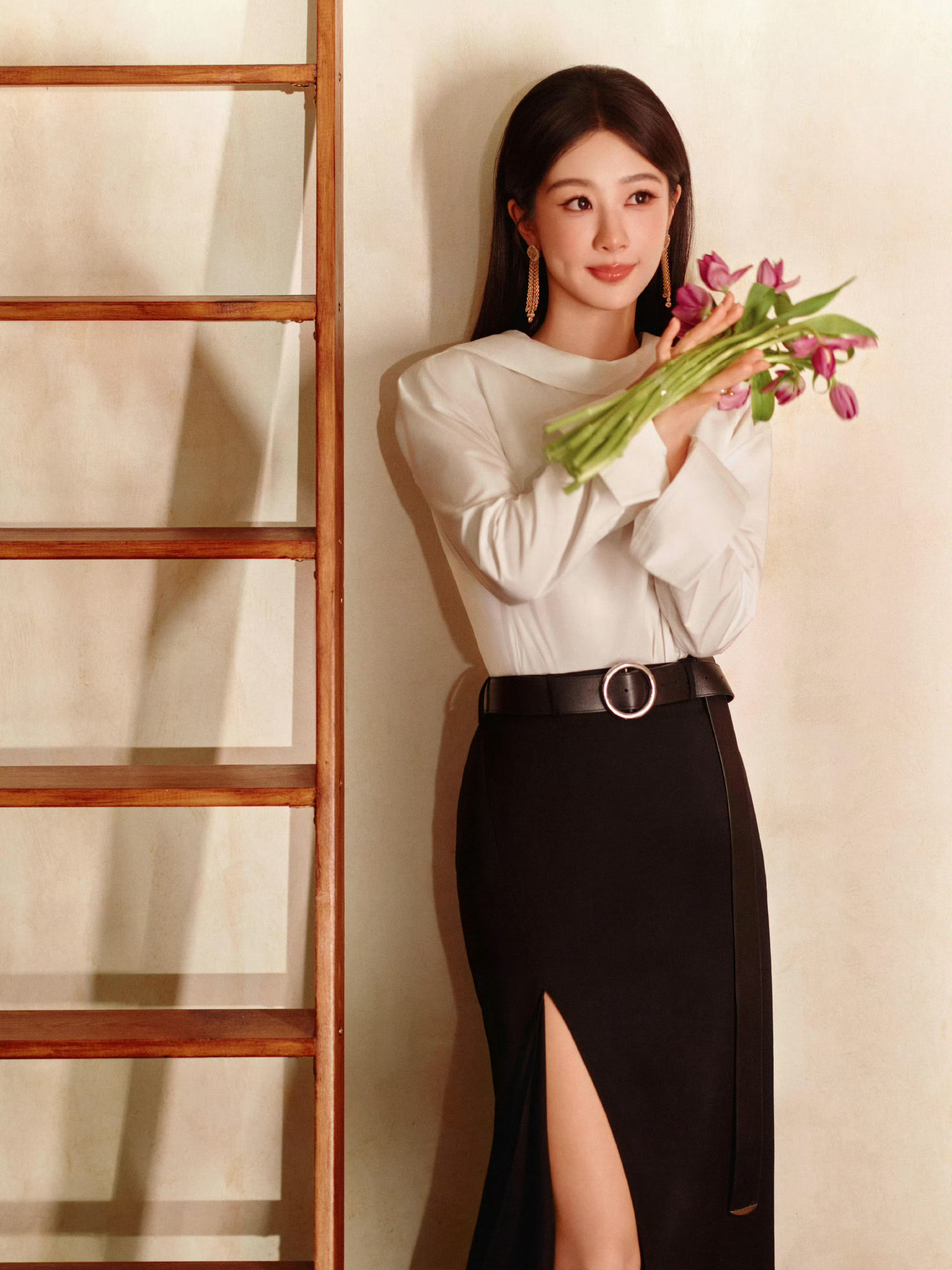 金鹰奖黑白礼服 本届金鹰奖黑白礼服氛围感拉满，不靠华丽堆砌，靠剪裁与气质撑起全场