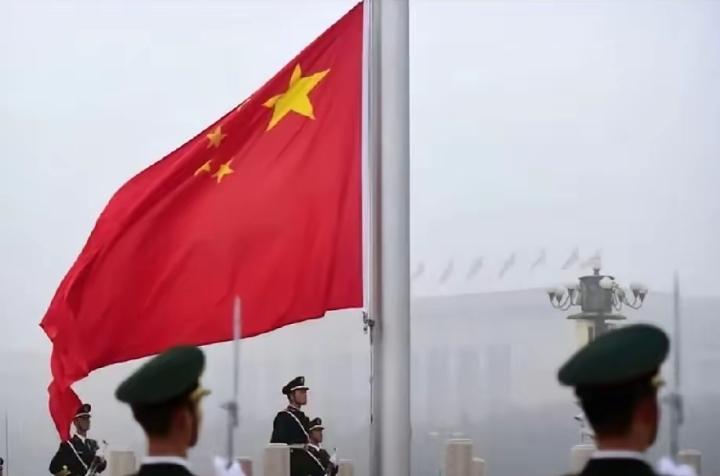 美国网友评论：世界第一强国是中国，而不是美国。连专家也承认，我做为一个中国人，看