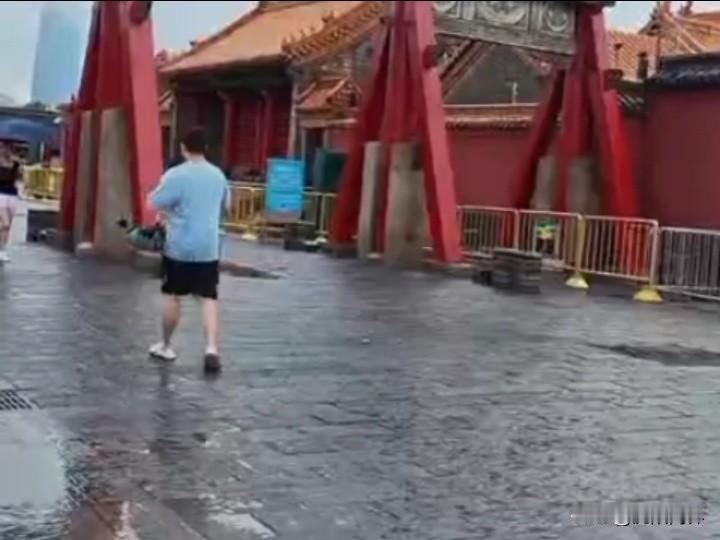 古人的智慧
下这么大雨
百年一遇
沈阳故宫及方城
地面没有大面积积水
不得不佩服