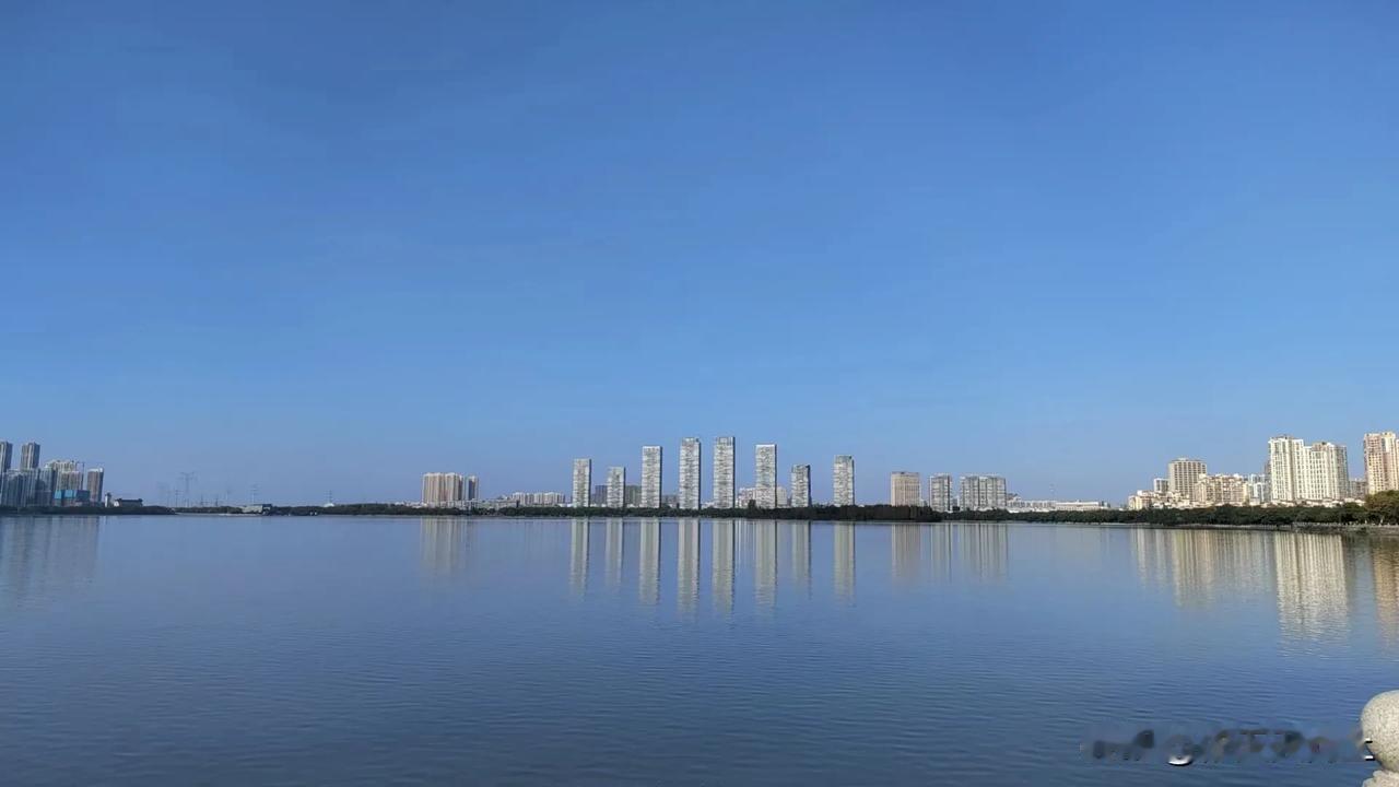 这手机拍摄水平还可以吧？#镜头里的风光# #随镜头感风光# #随手拍湖边风景#
