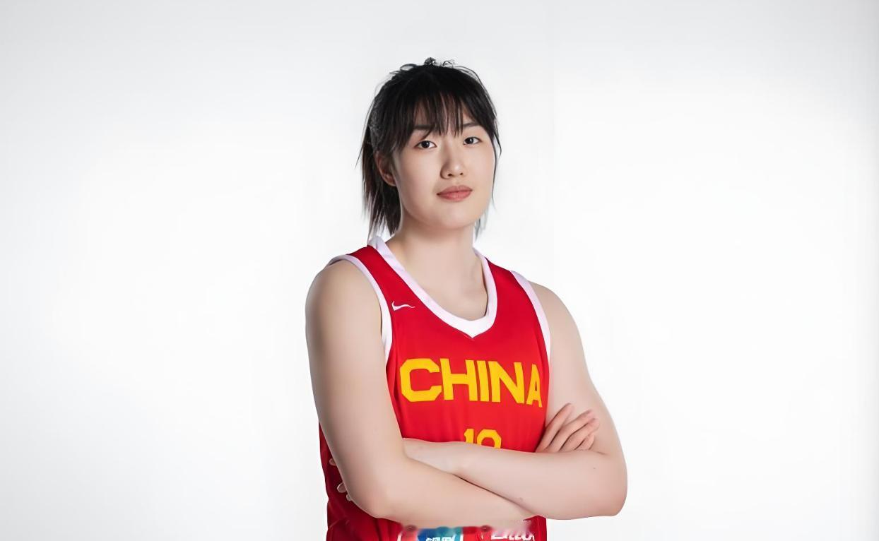 离谱，女篮25岁国手连续首发，10投0中，球迷：快送走！

中国女篮与尼日利亚队