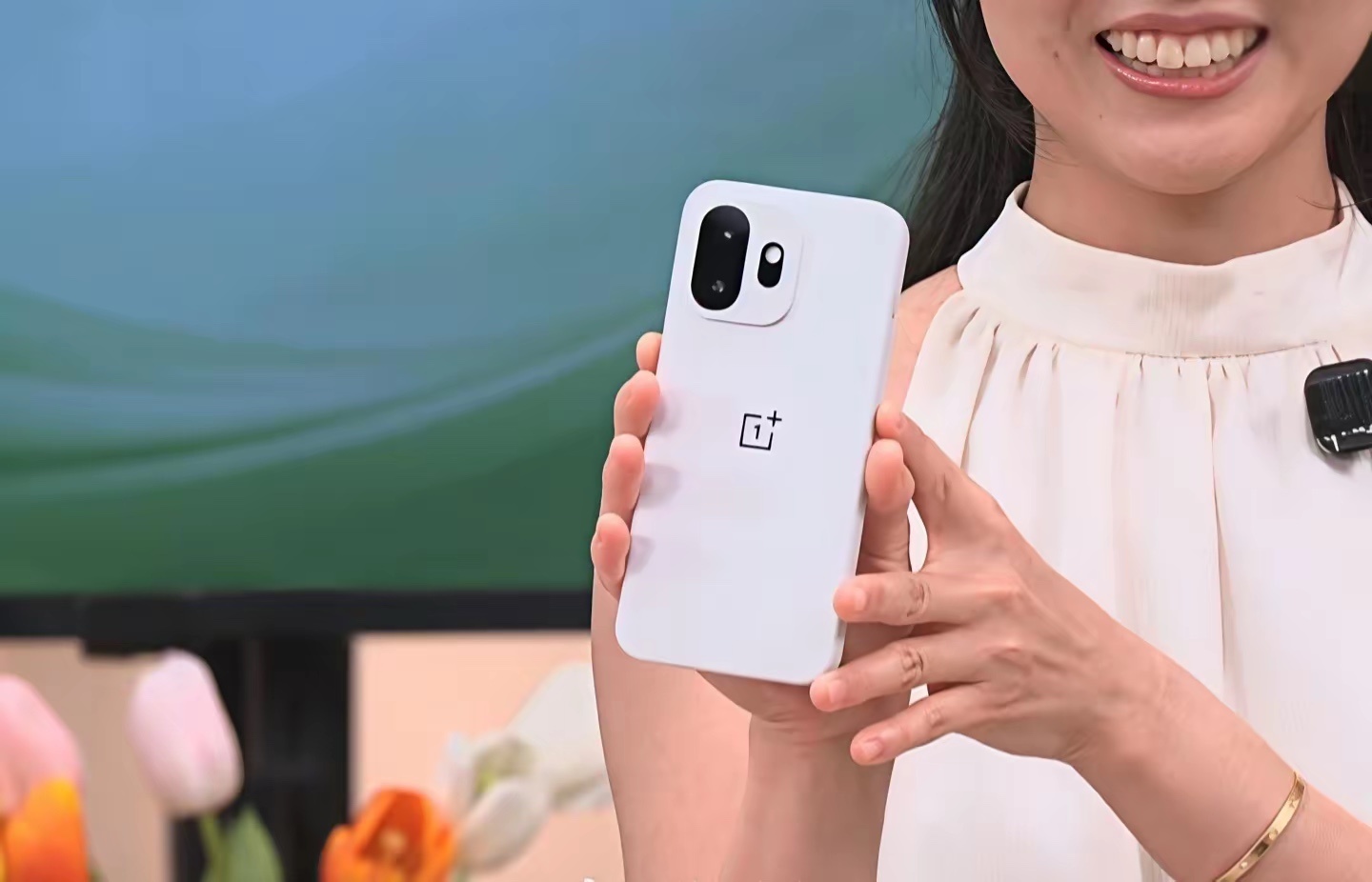 一加15T今晚亮相，小屏党终于有旗舰了！一加中国区总裁李杰此前爆料，新机搭载6.