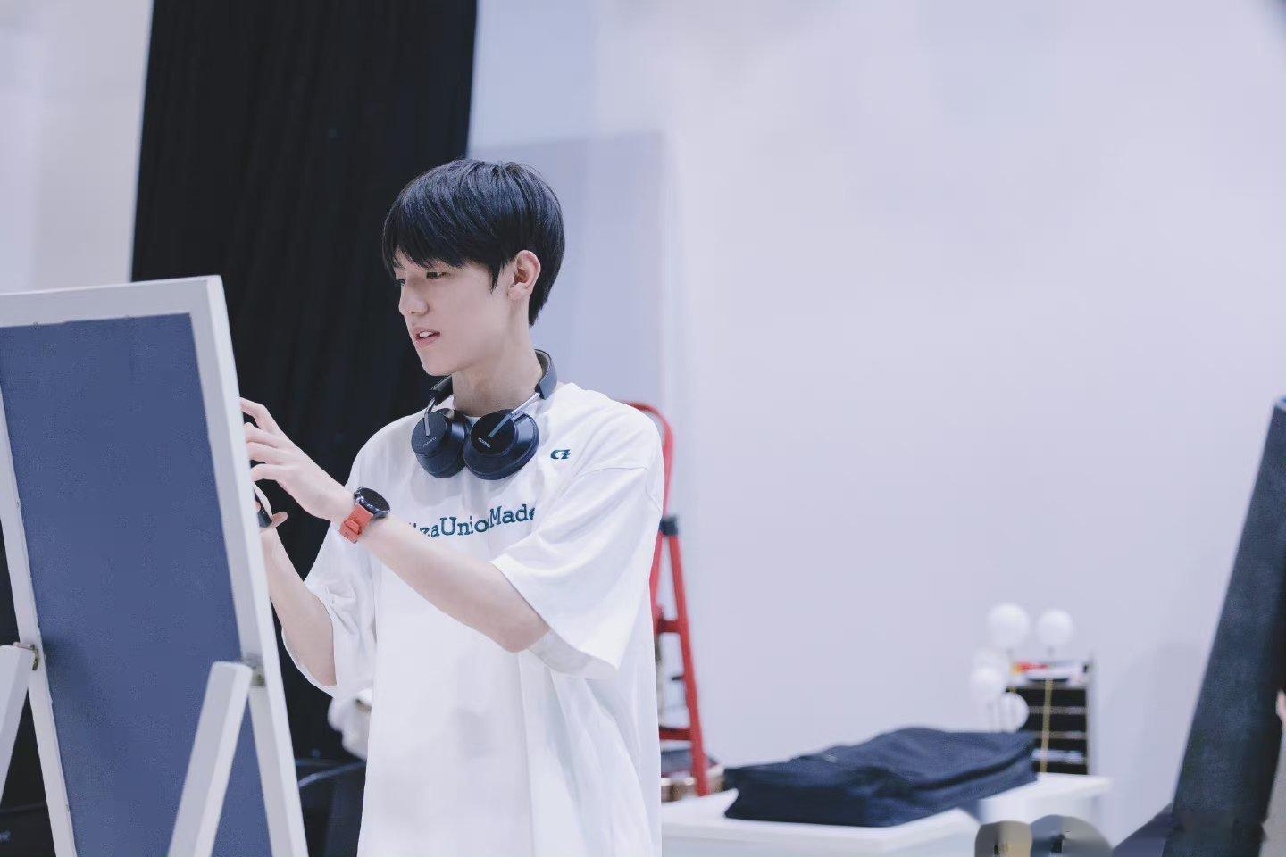 #张泽禹[超话]##张泽禹[超话]##张泽禹[超话]#💚#张泽禹 第一主唱# 