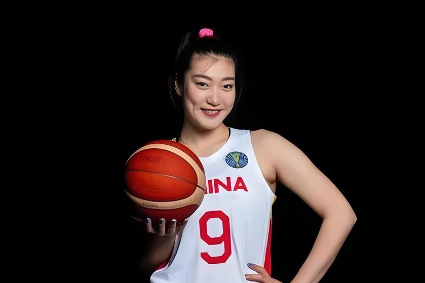 还是要带上李梦！中国女篮需要传帮带，确保拿到2026年德国柏林女篮世界杯参赛资格