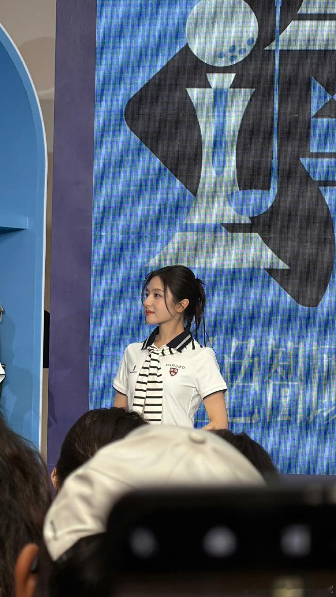 李兰迪这种我上学高低暗恋三年 今天也是让人怦然心动的一天呀，不得不说李兰迪这种我