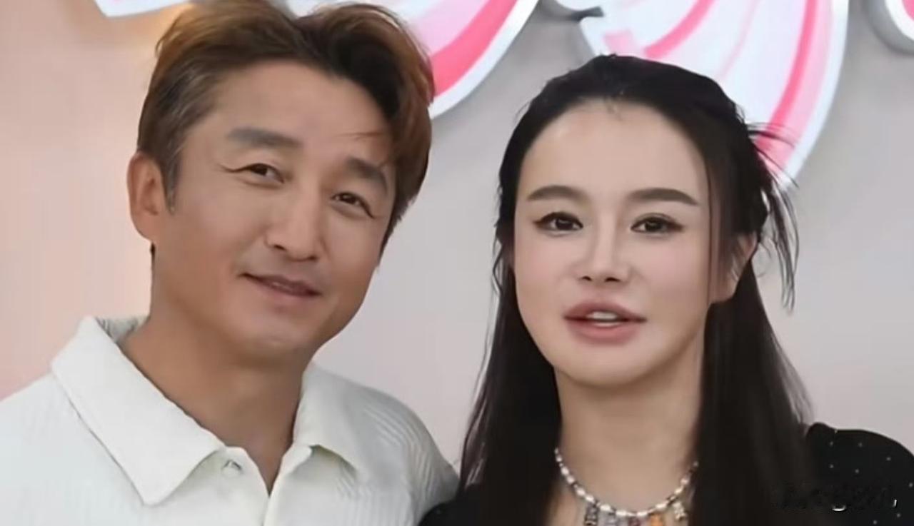 邹市明理财亏损两个亿，老婆也怕守不住了！


邹市明以前还算有钱的吧！现在年龄大