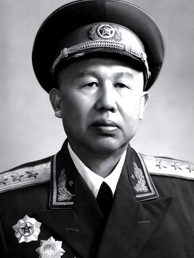 1940年，18岁的姑娘为了救一位性命垂危的八路军，竟然不顾自己的清白，躺进了一