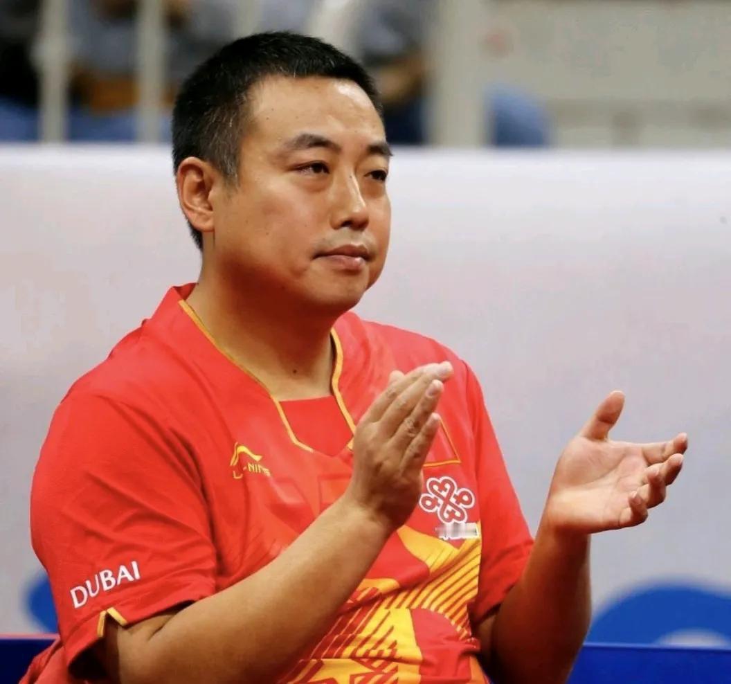 抵制乒乓球饭圈文化，刘国梁应该立即去做四件事:

1、找到总教练李隼，告诉他，今