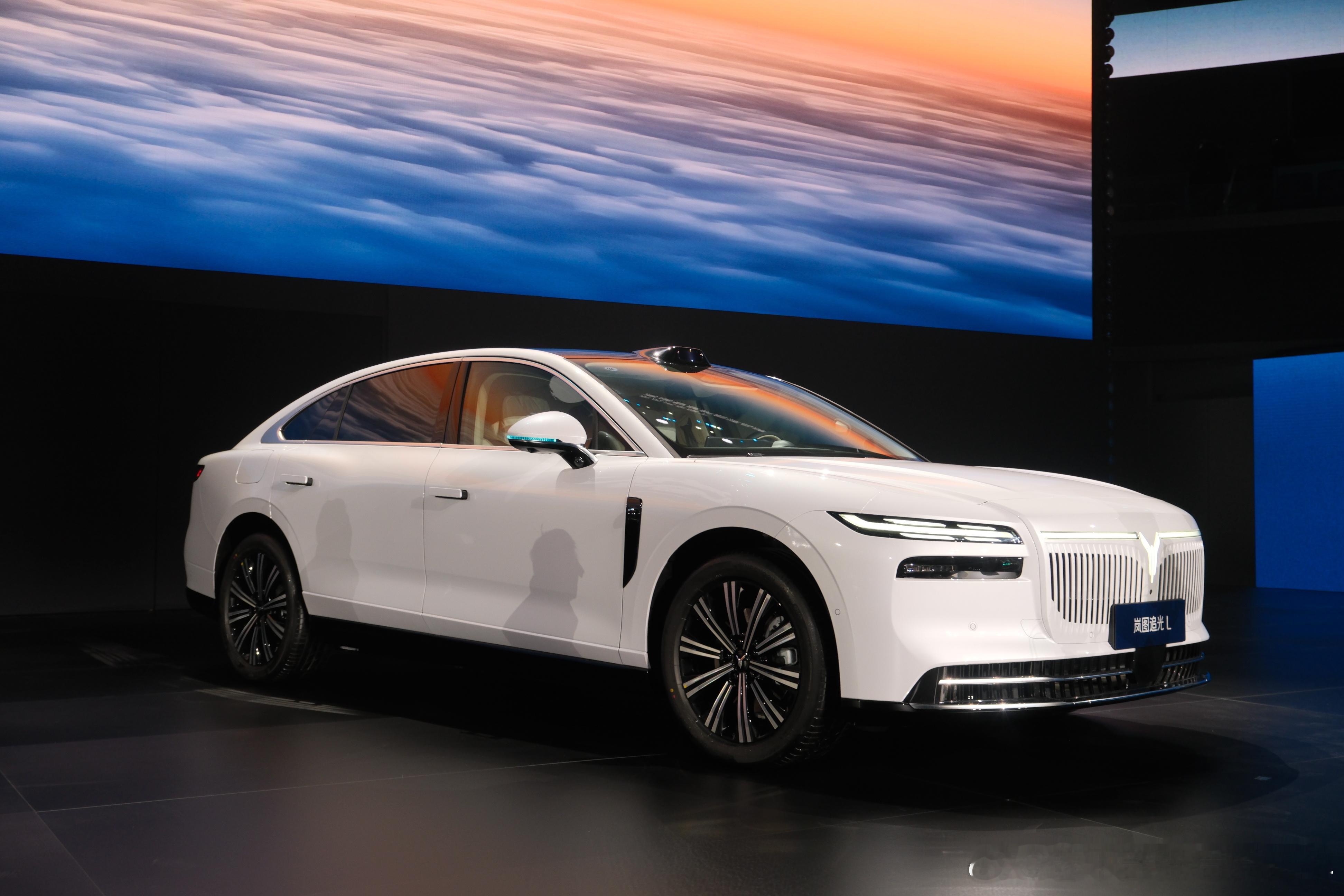 【30万最好的两台“华系”轿车，一个好面子，一个好里子】12月10日岚图追光L上