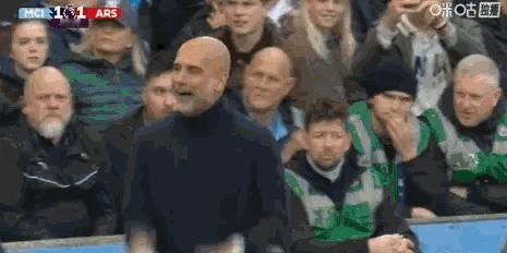 曼城2-1阿森纳，蓝月军团少赛1场只差枪手3分一场顶级对决。好久没遇到这样全程不