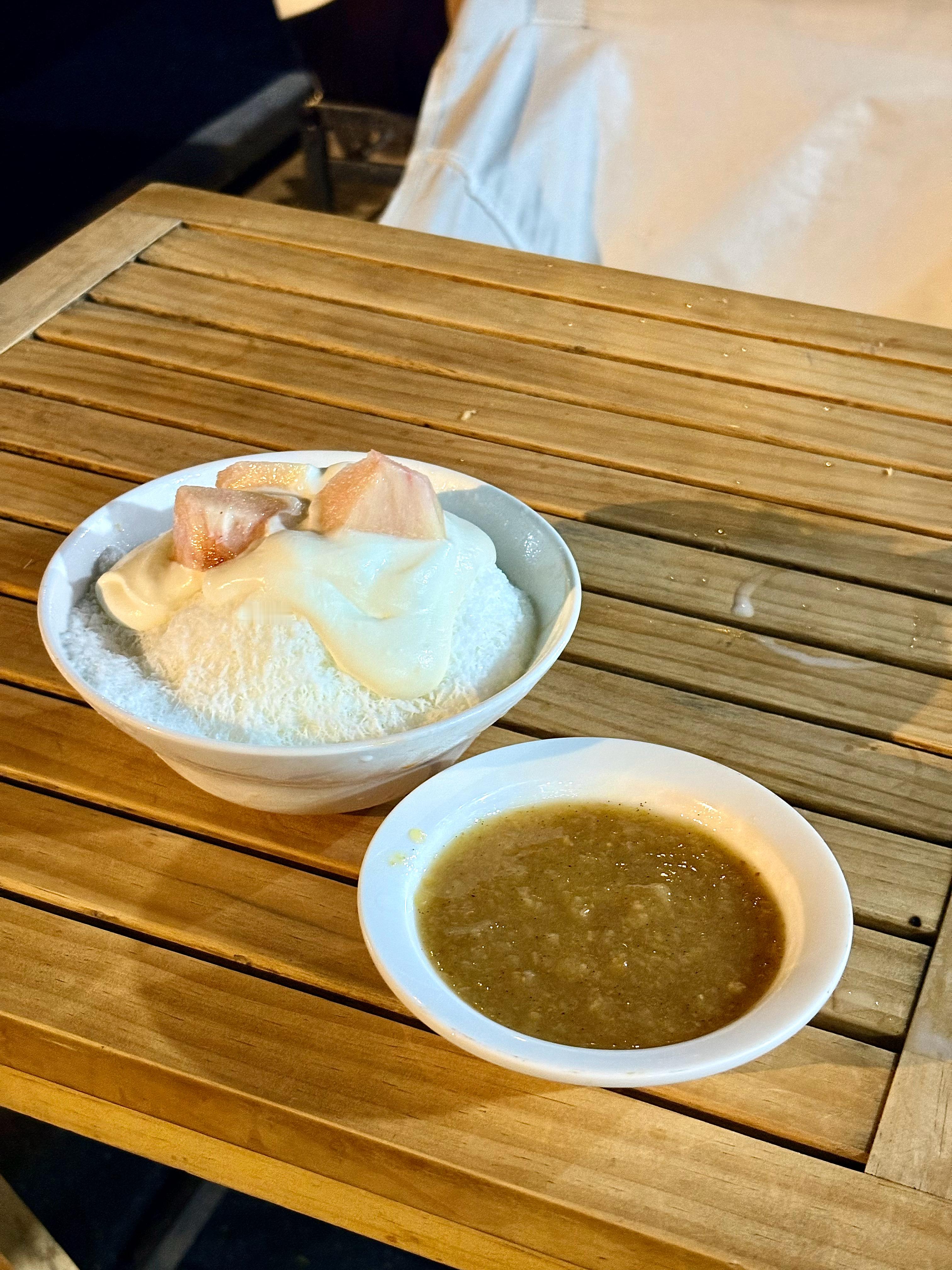 解锁一个人坐路边下雨左手撑伞右手吃冰的奇遇[二哈]和它家确实没啥缘分…没偶遇过一