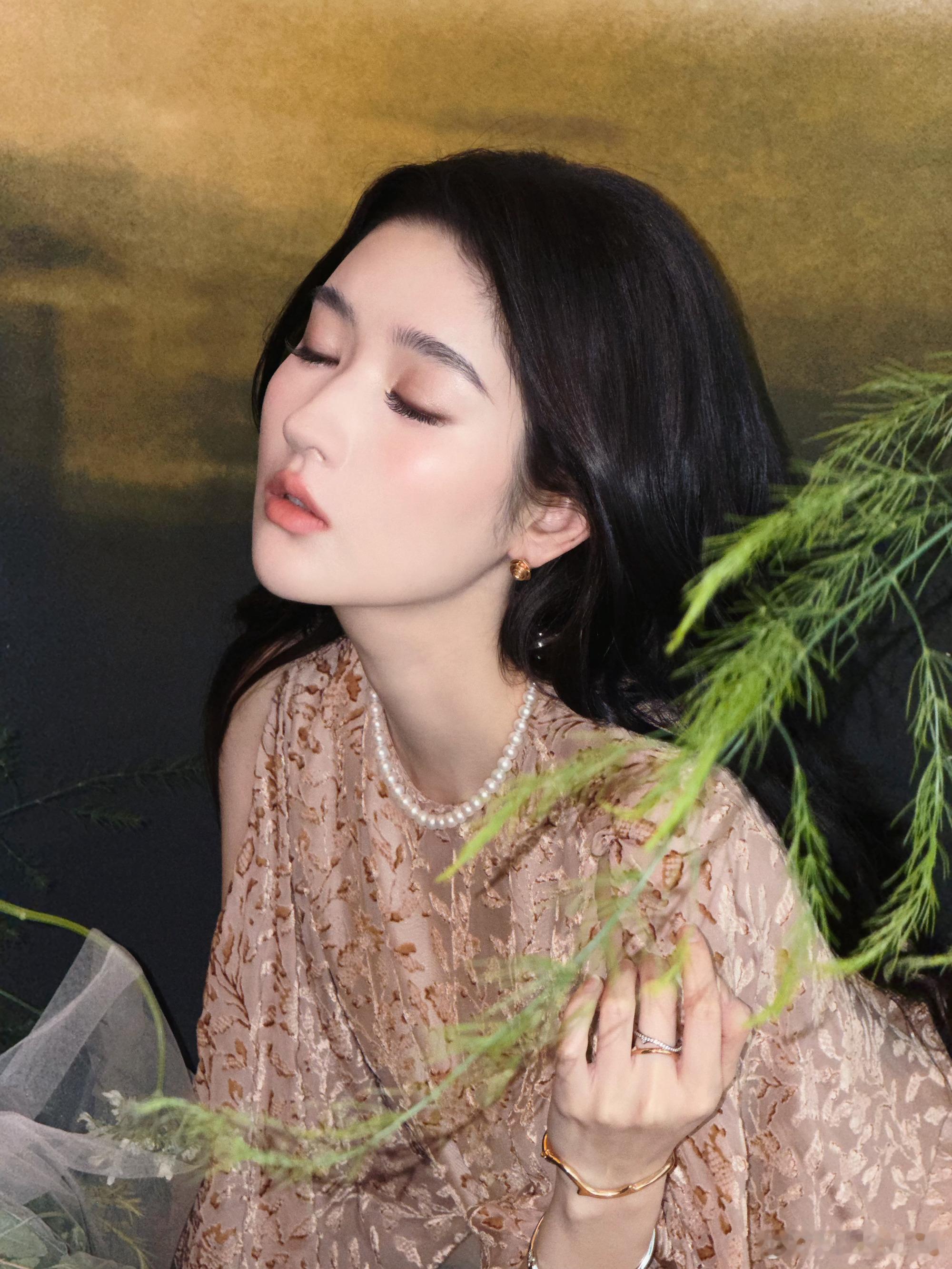 王玉雯每一张都是神图，真的疯狂舔她的颜 