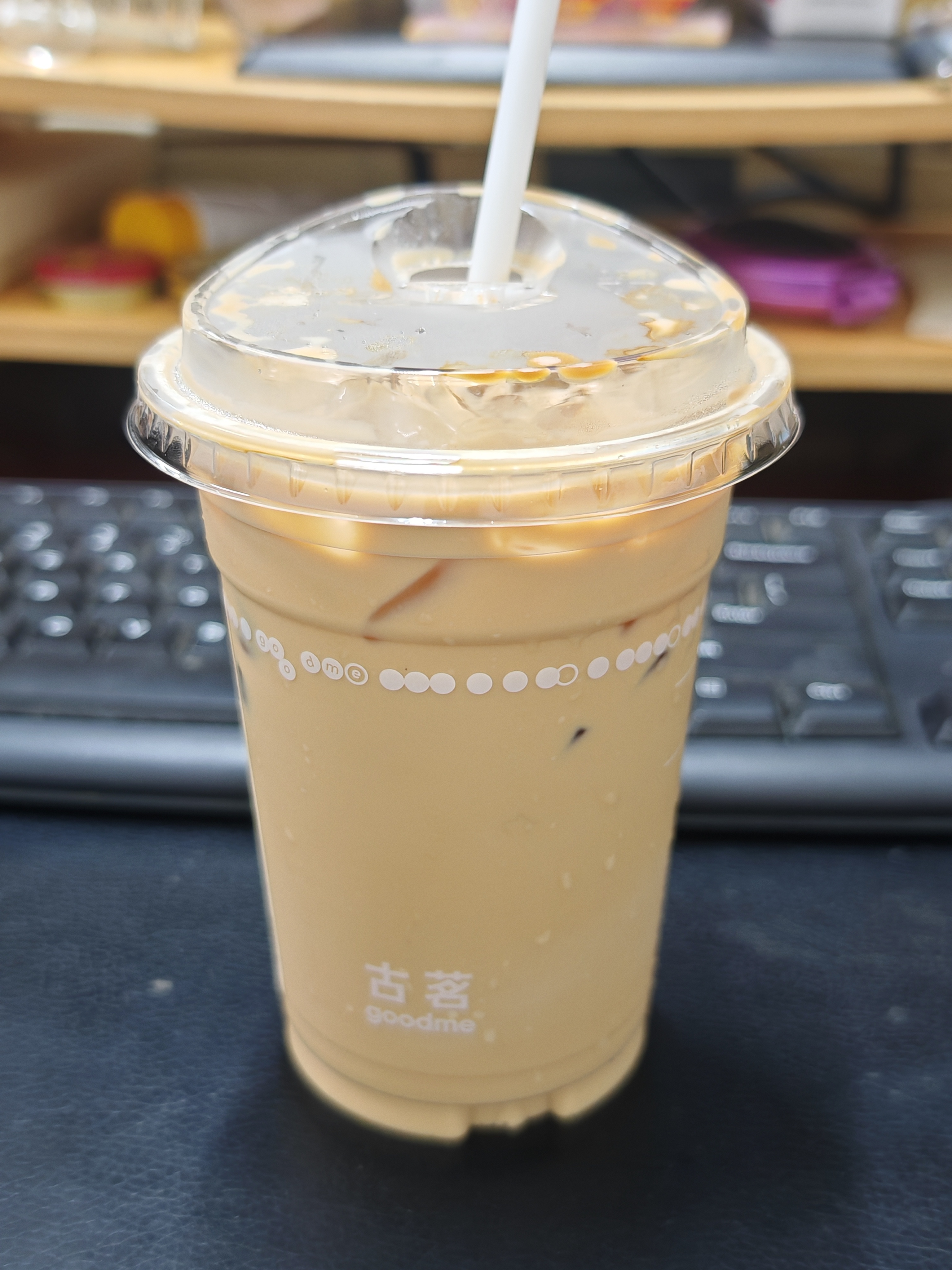 早上依旧鲜奶拿铁  专栏 · Drinking🧋☕🥤