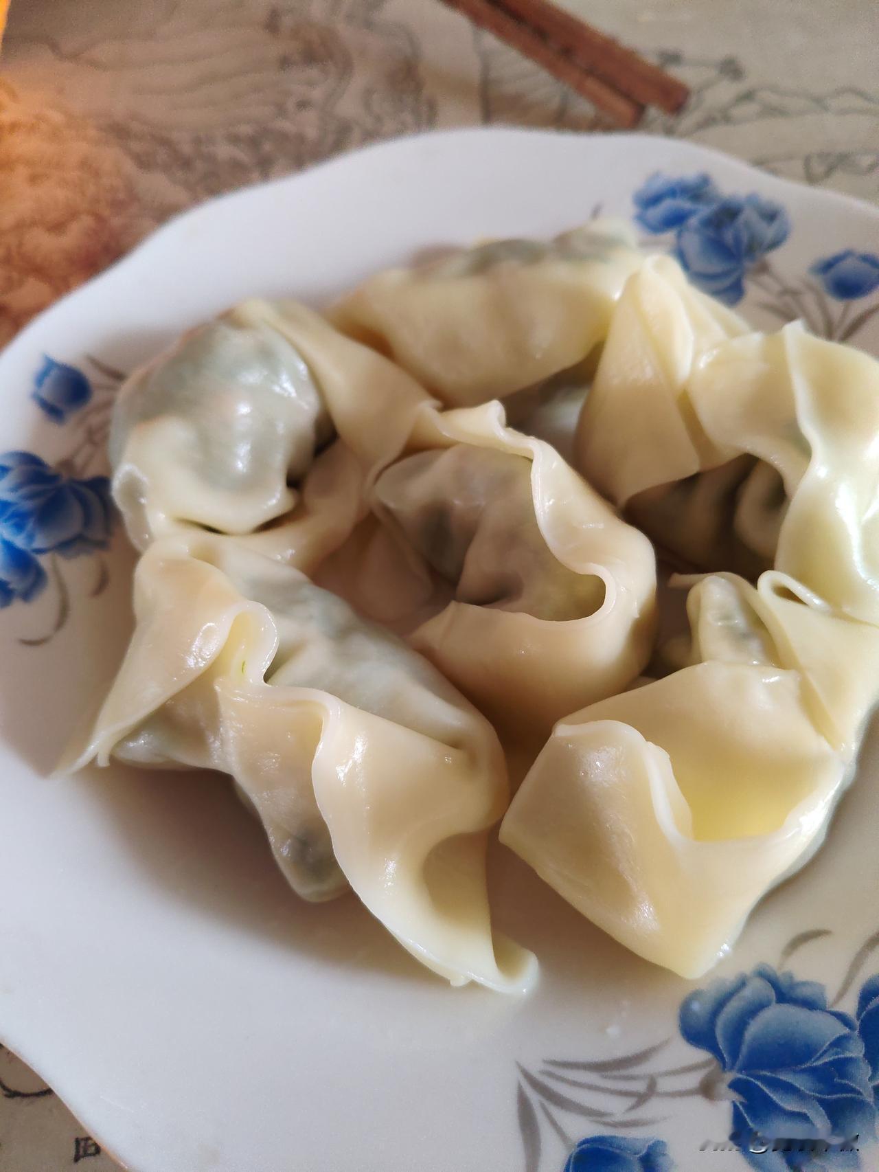 今年春天最想实现的心愿愿世界和平无战争，愿每个人都能有吃有穿！