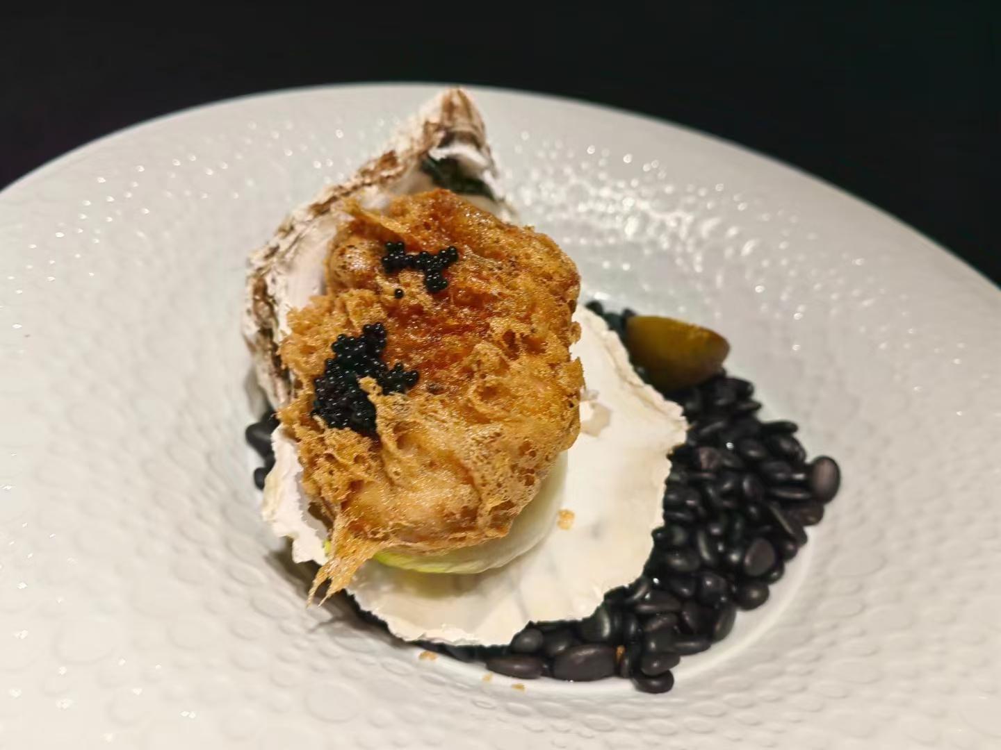炒米鲜虾椰乳  安格斯牛肉粒 酥炸吉娜朵生蚝  碳烤牛肋排  迷迭香煎...