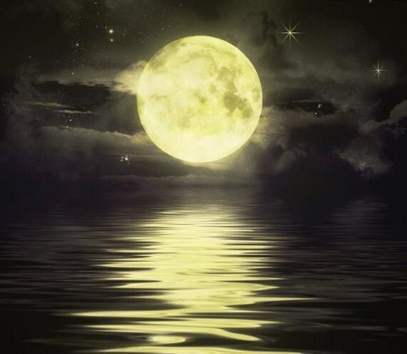 《七律·伤秋⑤》
作者：转转看到




残烛摇曳映疏窗，
冰轮如练沁寒光。
细