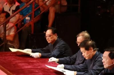 河南姑娘花300万，买了一块石头，婆婆大怒，把她赶出家门：“什么时候300万拿回