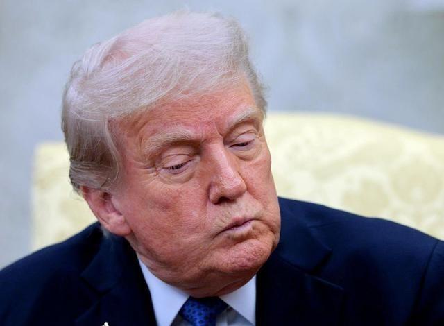 据英国《金融时报》报道，目前沙特、阿联酋、科威特和卡塔尔正在讨论终止与美国的合同